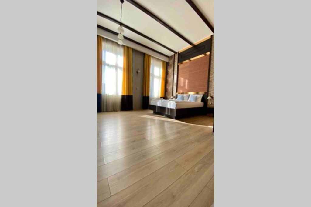 Safari Royal Apartment Oradea Exterior foto